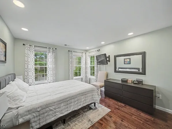 Primary bedroom at 3 Juniper Ct #125, Clifton NJ