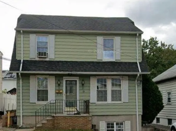 Front exterior of the single-family rental home at 23 Parkview Ter, Clifton NJ
