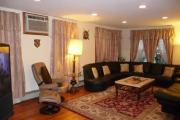 Living room at 23 Parkview Ter, Clifton NJ